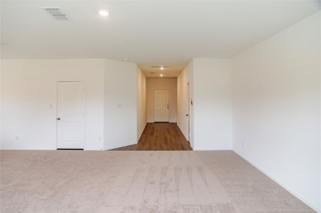 112 Dollars DR, Jarrell, TX 76537