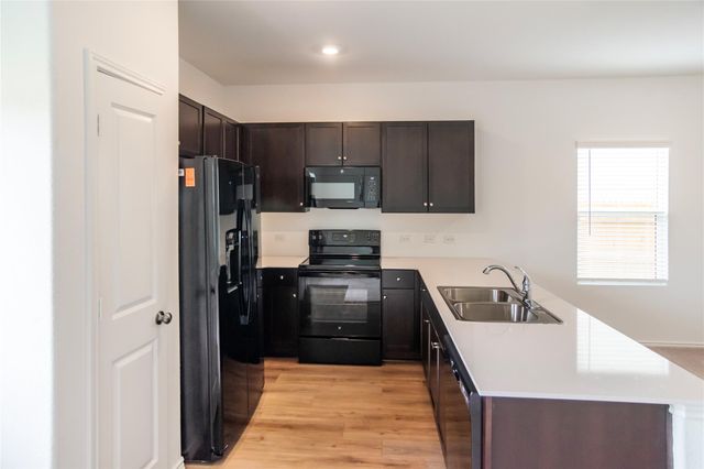 112 Dollars DR, Jarrell, TX 76537