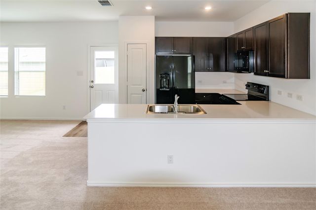 112 Dollars DR, Jarrell, TX 76537