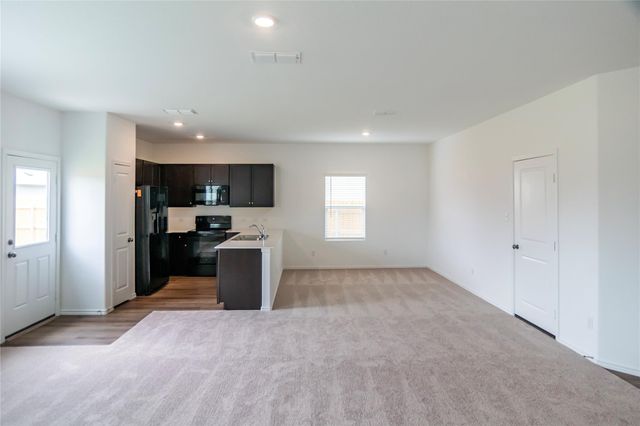 112 Dollars DR, Jarrell, TX 76537