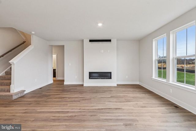 11505 CHALMERS LN, Fredericksburg, VA 22407