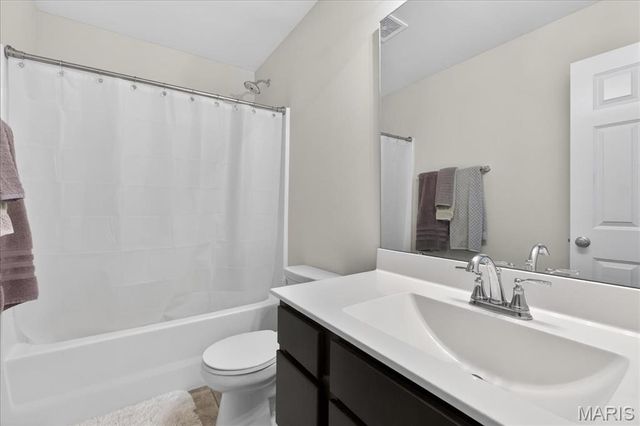 122 Winter Wheat Trail, Pacific, MO 63069