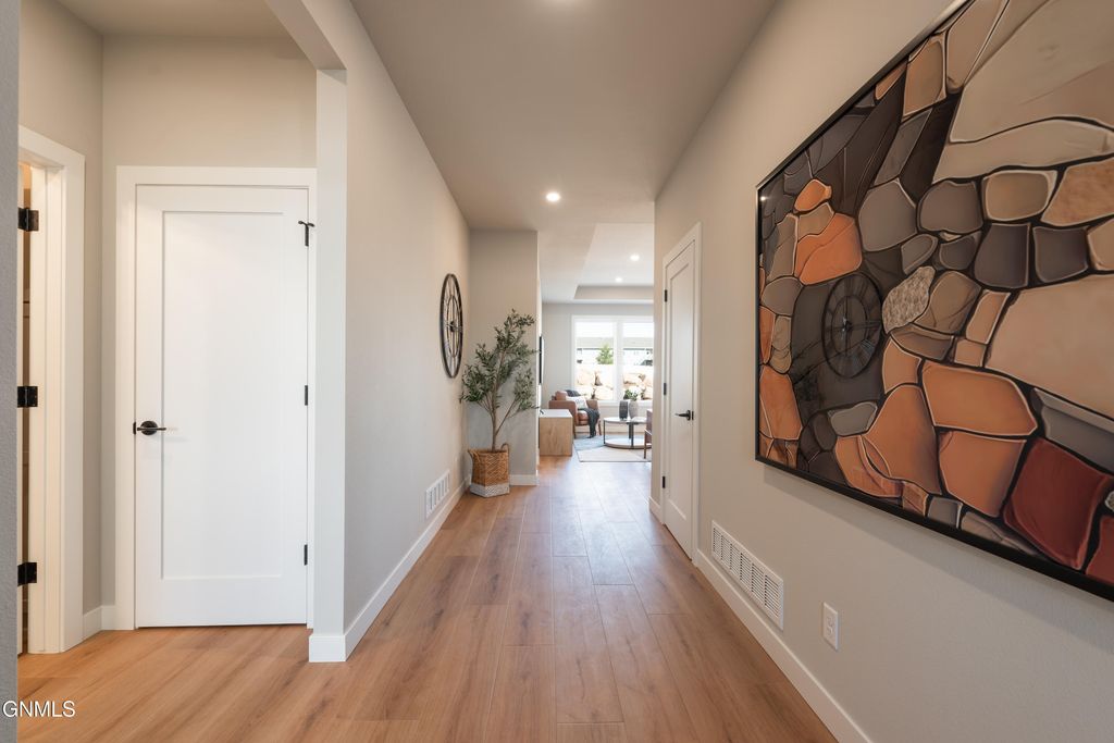 5619 Marble Point, Bismarck, ND 58503 photo 4