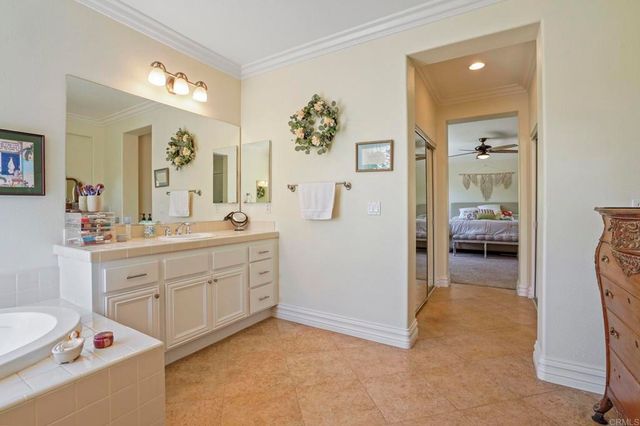 1137 Via Vera Cruz, San Marcos, CA 92078