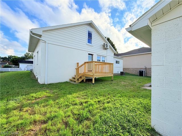 809 32nd Street, Vienna, WV 26105