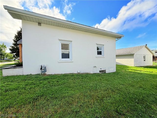 809 32nd Street, Vienna, WV 26105