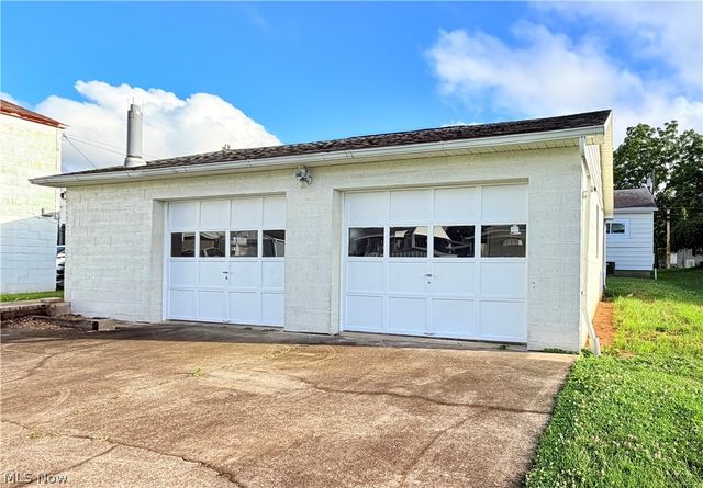 809 32nd Street, Vienna, WV 26105