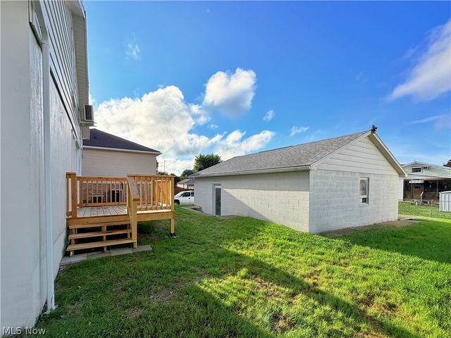 809 32nd Street, Vienna, WV 26105