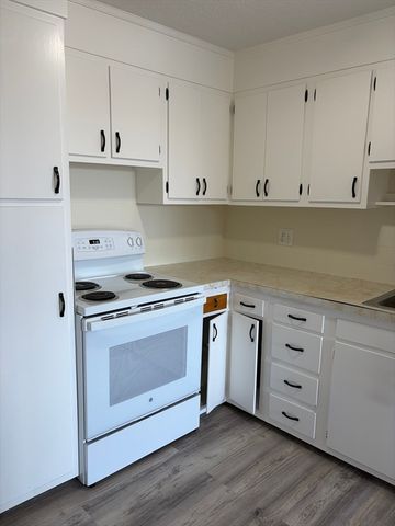 685 Moody Street 11, Waltham, MA 02453
