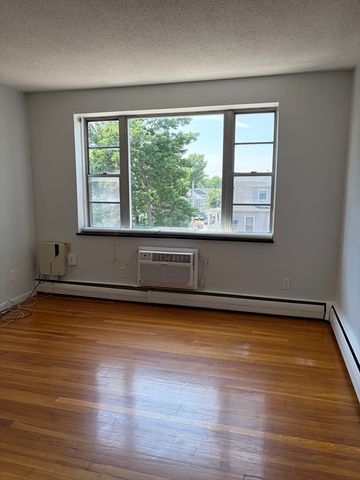 685 Moody Street 11, Waltham, MA 02453