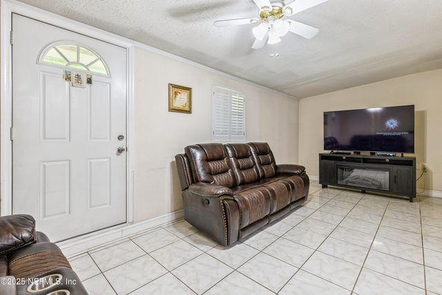 2584 WOOLERY Drive, Jacksonville, FL 32211