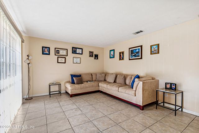 2584 WOOLERY Drive, Jacksonville, FL 32211