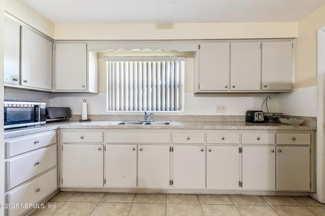 2584 WOOLERY Drive, Jacksonville, FL 32211