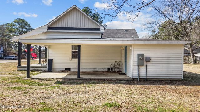409 S Alford Avenue, Kenly, NC 27542