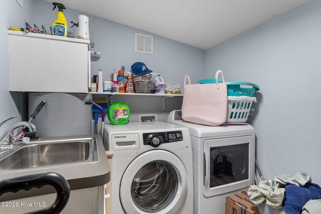 409 S Alford Avenue, Kenly, NC 27542