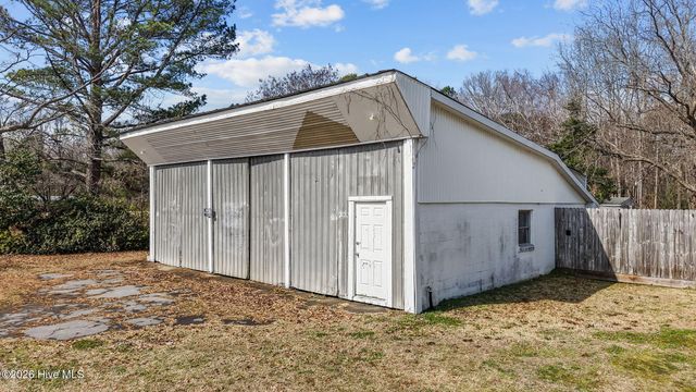 409 S Alford Avenue, Kenly, NC 27542