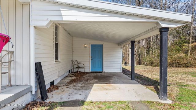 409 S Alford Avenue, Kenly, NC 27542
