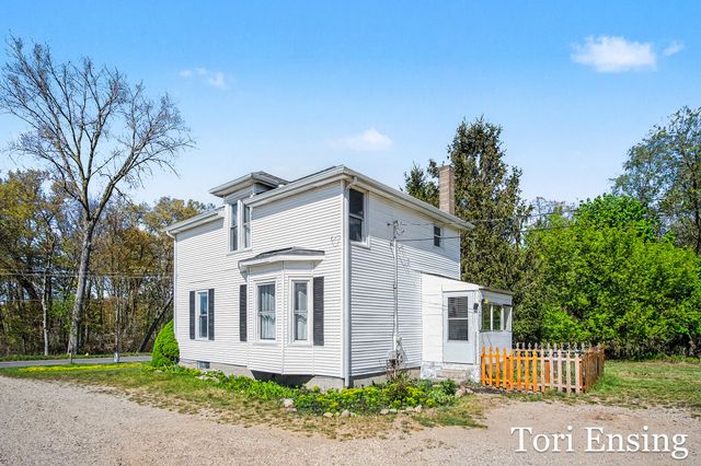 1007 E Kent Road, Greenville, MI 48838
