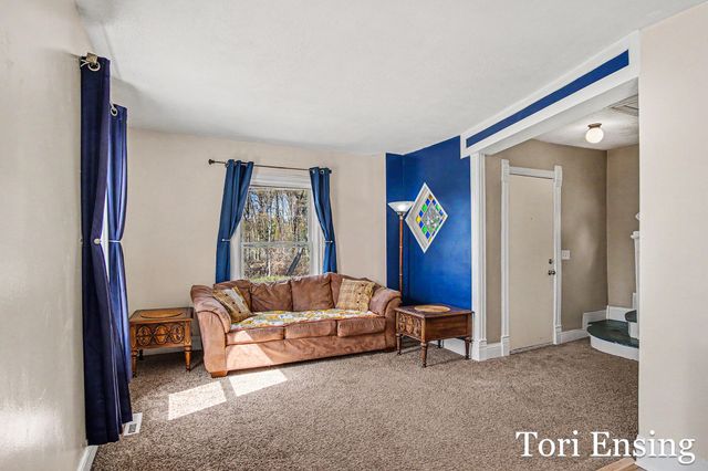 1007 E Kent Road, Greenville, MI 48838