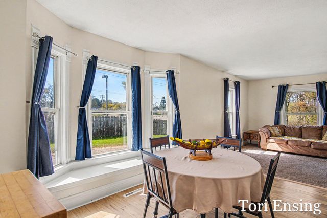 1007 E Kent Road, Greenville, MI 48838