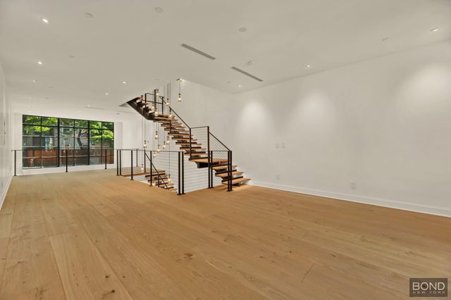 90 Charles Street, New York City, NY 10014