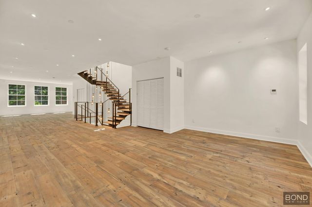 90 Charles Street, New York City, NY 10014