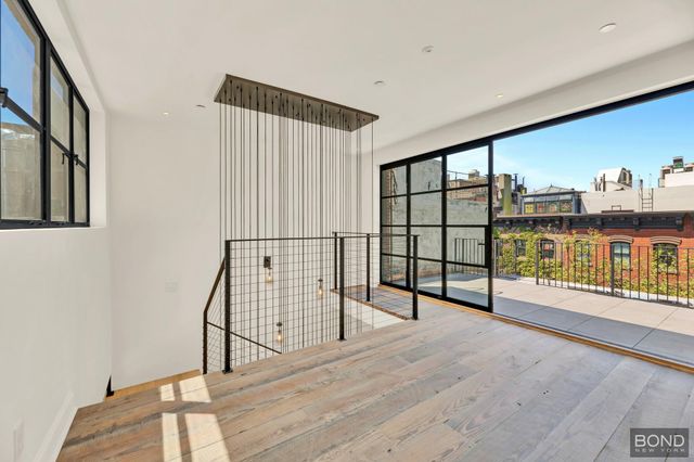 90 Charles Street, New York City, NY 10014