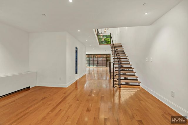 90 Charles Street, New York City, NY 10014