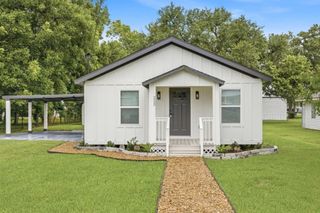 222 W Brimstone Street, Sulphur, LA 70663