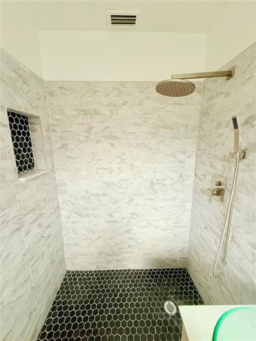 1557 ROBINSON DRIVE N, St Petersburg, FL 33710