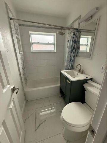 1557 ROBINSON DRIVE N, St Petersburg, FL 33710