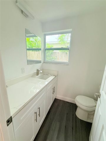 1557 ROBINSON DRIVE N, St Petersburg, FL 33710