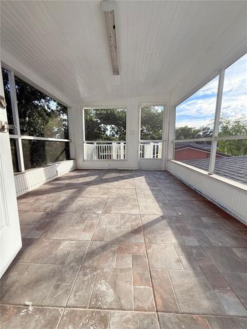 1557 ROBINSON DRIVE N, St Petersburg, FL 33710