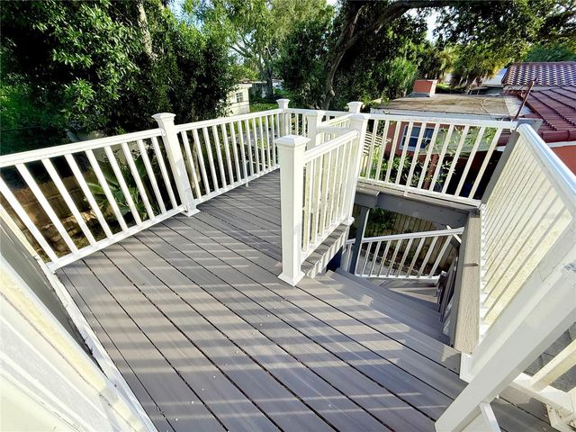 1557 ROBINSON DRIVE N, St Petersburg, FL 33710