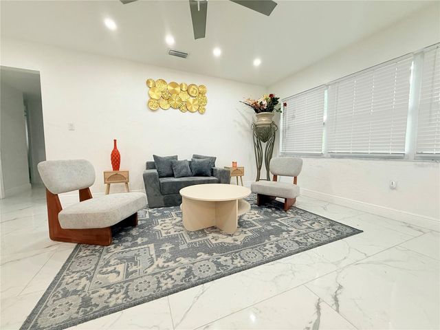 1557 ROBINSON DRIVE N, St Petersburg, FL 33710