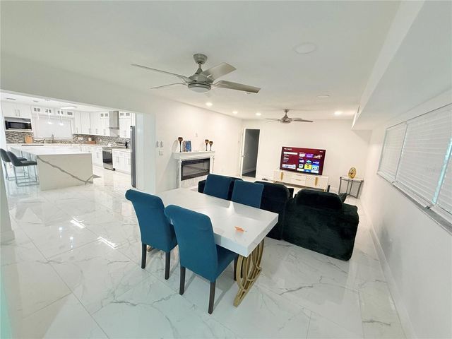 1557 ROBINSON DRIVE N, St Petersburg, FL 33710