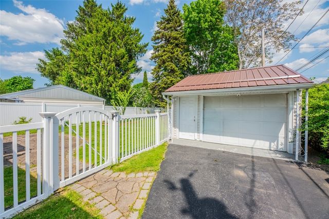 22 Claybrook Street, Rochester, NY 14609