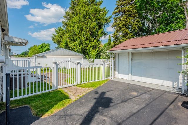 22 Claybrook Street, Rochester, NY 14609