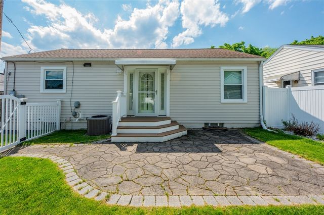 22 Claybrook Street, Rochester, NY 14609