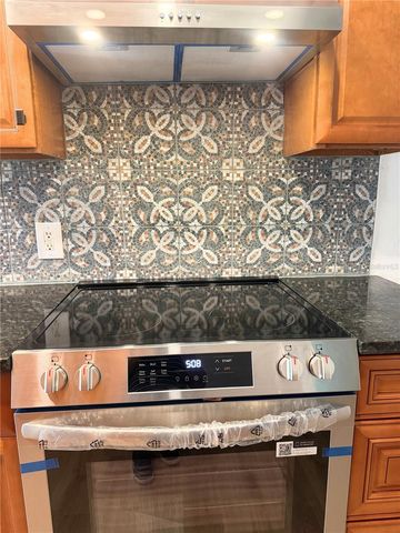 870 86TH AVENUE N, St Petersburg, FL 33702