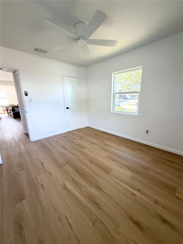 870 86TH AVENUE N, St Petersburg, FL 33702