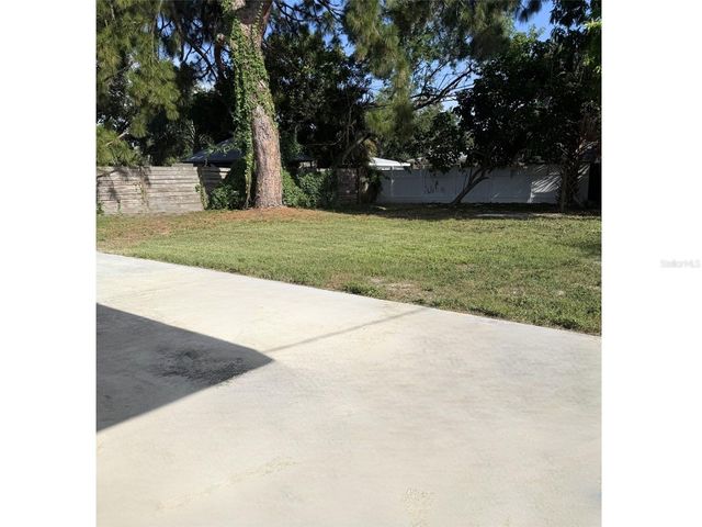 870 86TH AVENUE N, St Petersburg, FL 33702