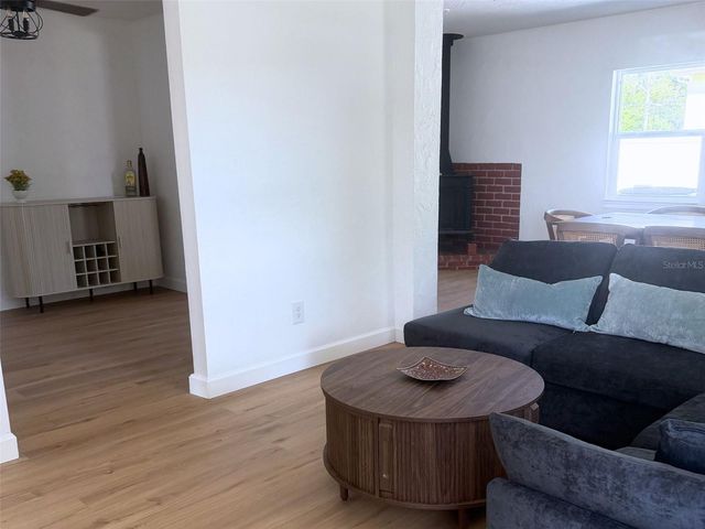 870 86TH AVENUE N, St Petersburg, FL 33702
