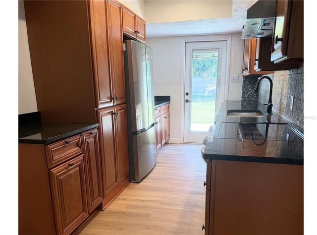 870 86TH AVENUE N, St Petersburg, FL 33702