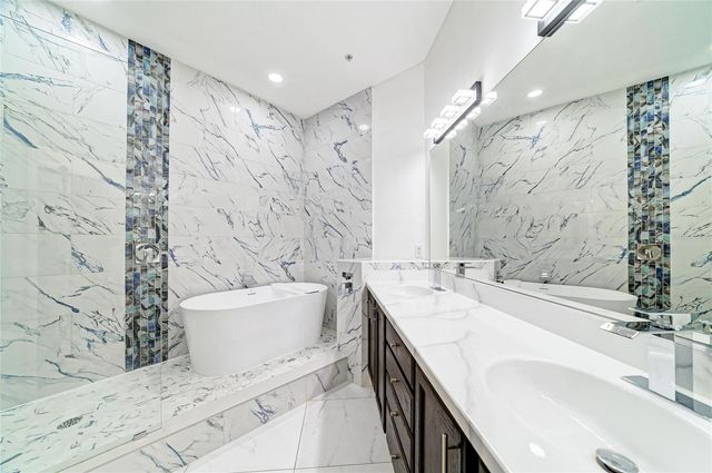 8261 MIRAMAR WAY 202, Lakewood Ranch, FL 34202