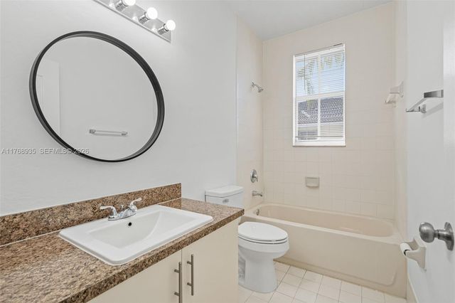 2731 SE 17th Ave 211, Homestead, FL 33035