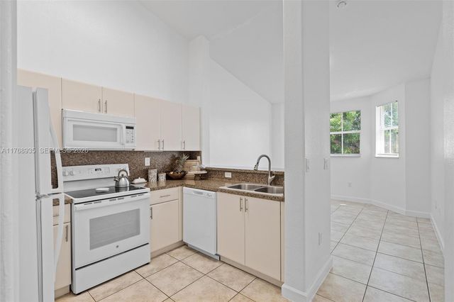 2731 SE 17th Ave 211, Homestead, FL 33035