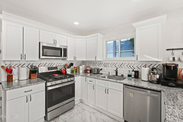 842 Adams Street, Rotterdam, NY 12306