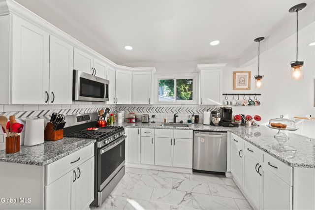 842 Adams Street, Rotterdam, NY 12306