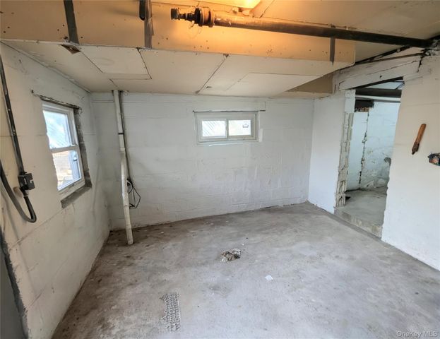 3287 Radio Drive, Bronx, NY 10465
